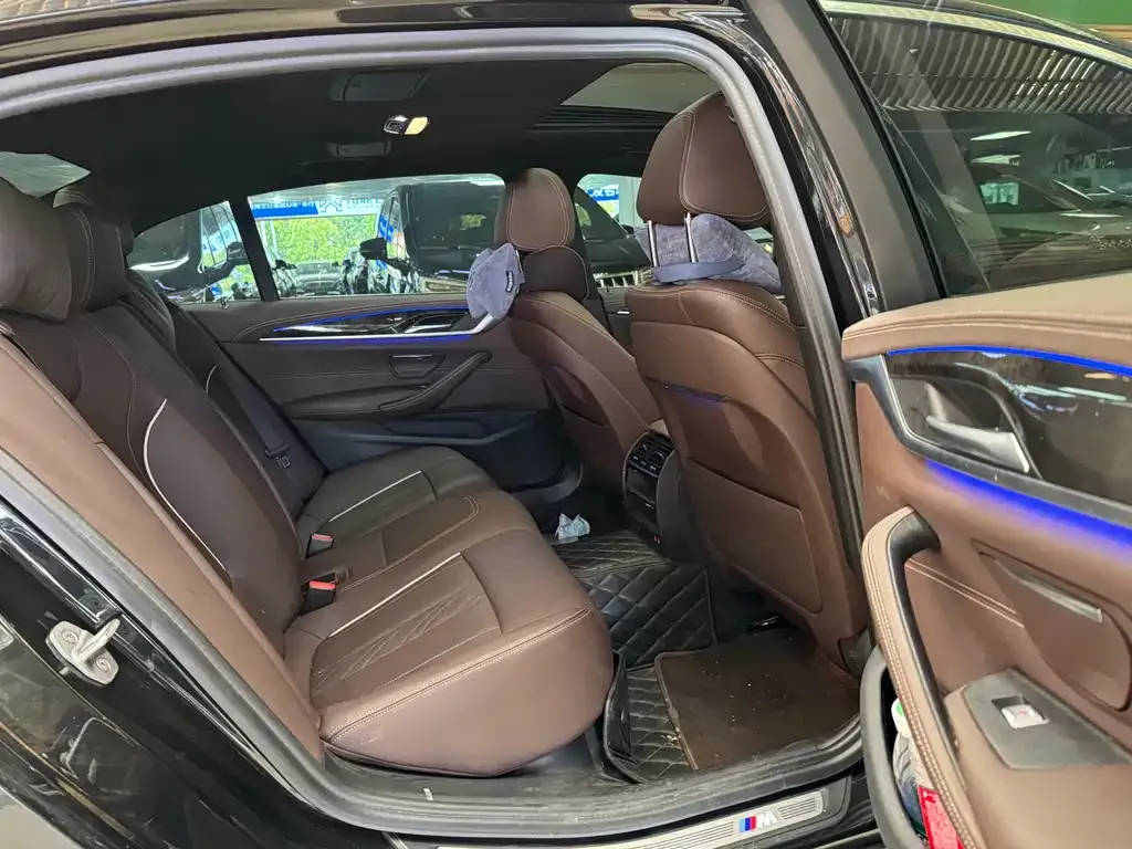 BMW 5 Series — фото 10
