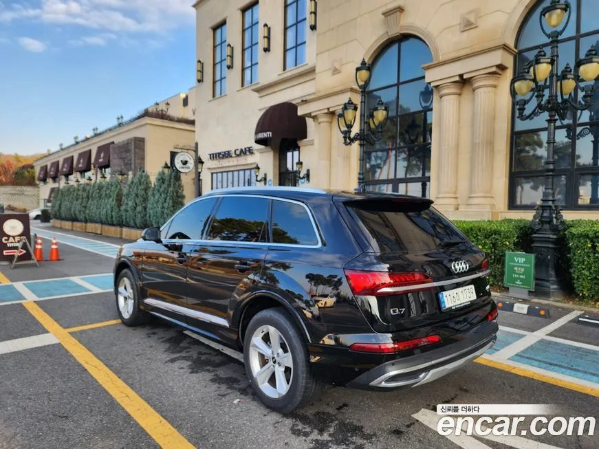 Audi Q7 2022 из KR, фото 2