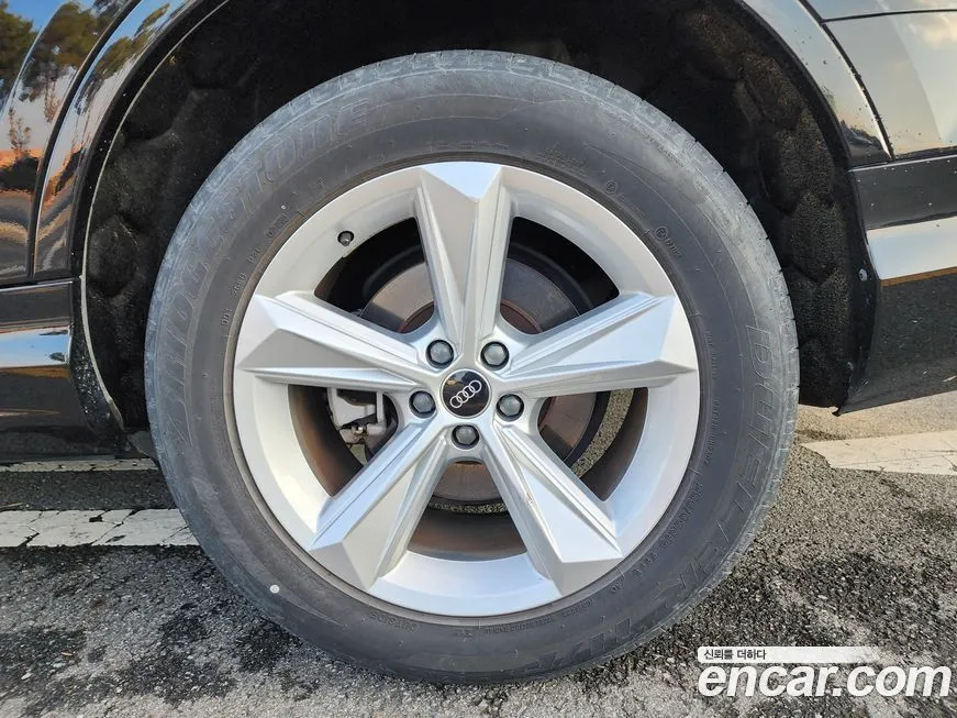 Audi Q7 2022 из KR, фото 5