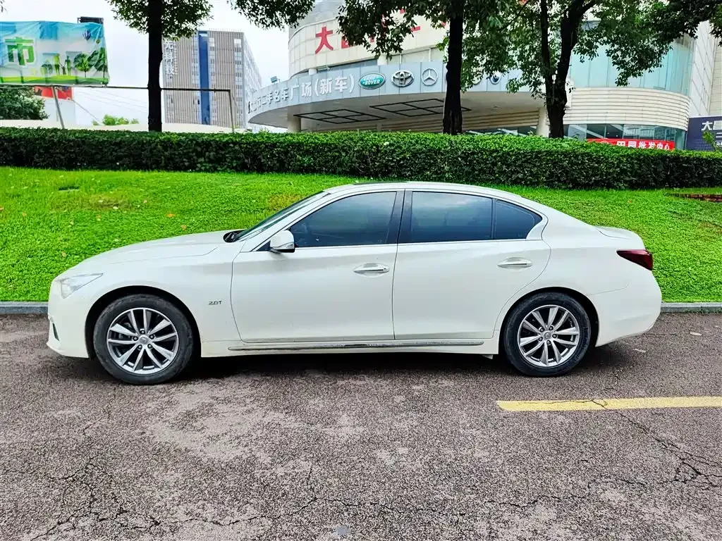 Infiniti Q50L 2023 из CN, фото 3