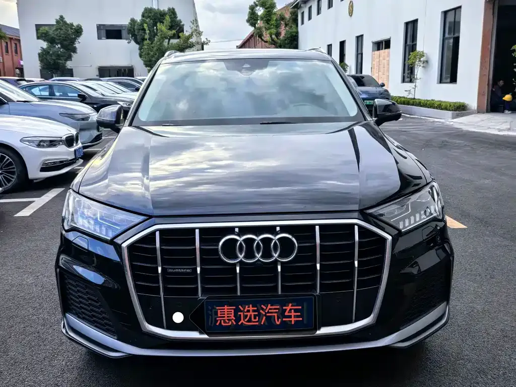 Audi Q7 2021 из CN, фото 2