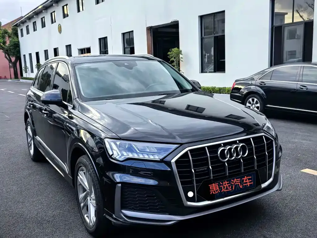 Audi Q7 2021 из CN, фото 3