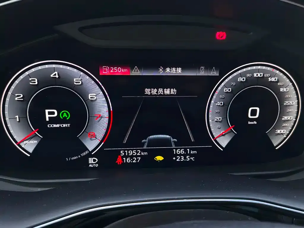 Audi Q7 2021 из CN, фото 4