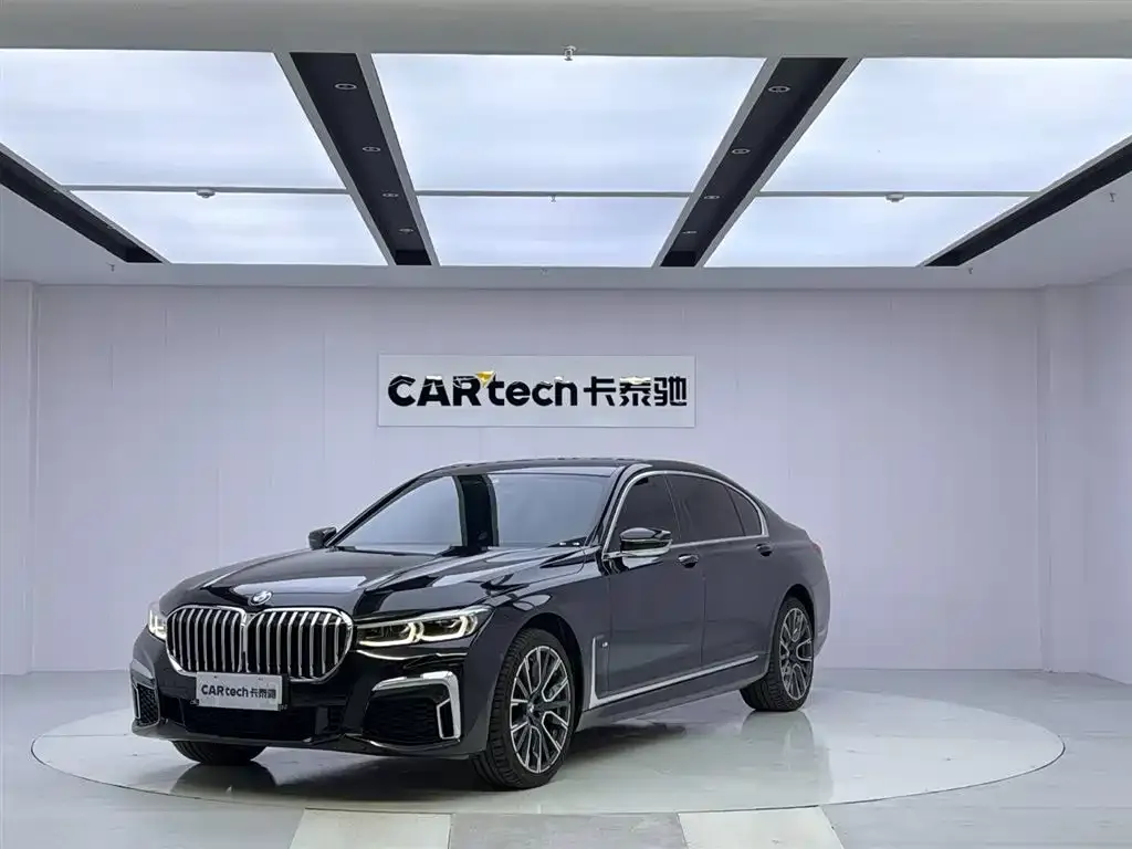 BMW 7 Series — фото 1