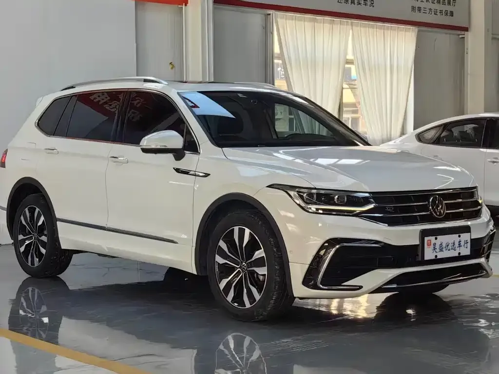 Volkswagen Tiguan L 2022 из CN, фото 3