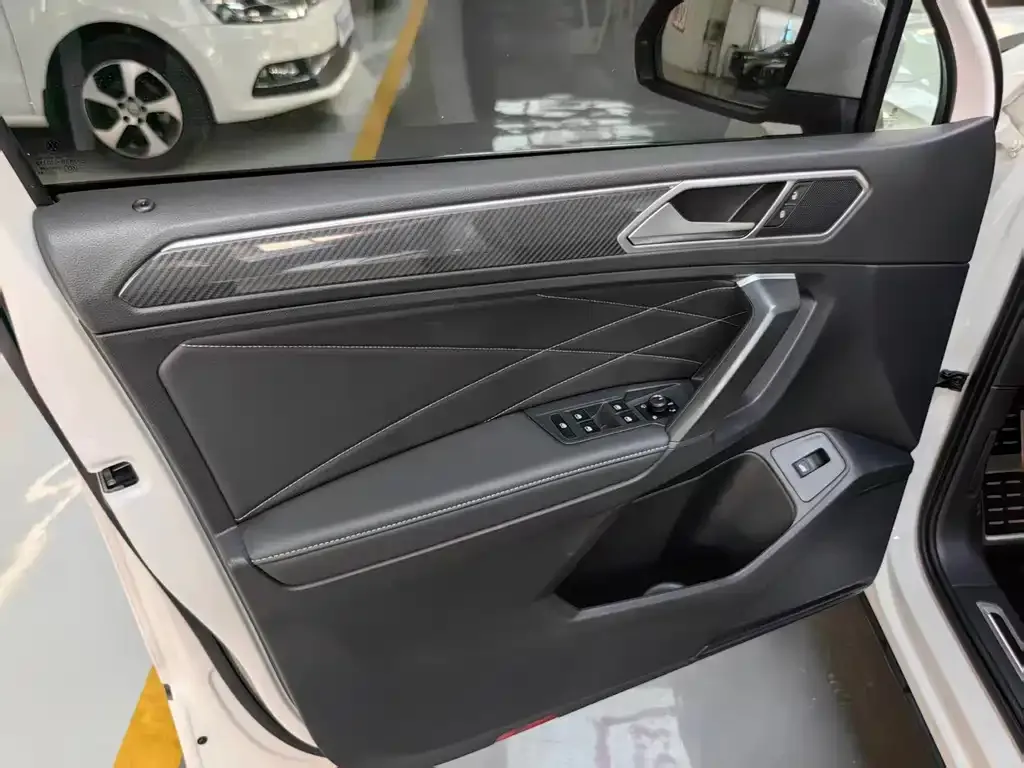 Volkswagen Tiguan L 2022 из CN, фото 8
