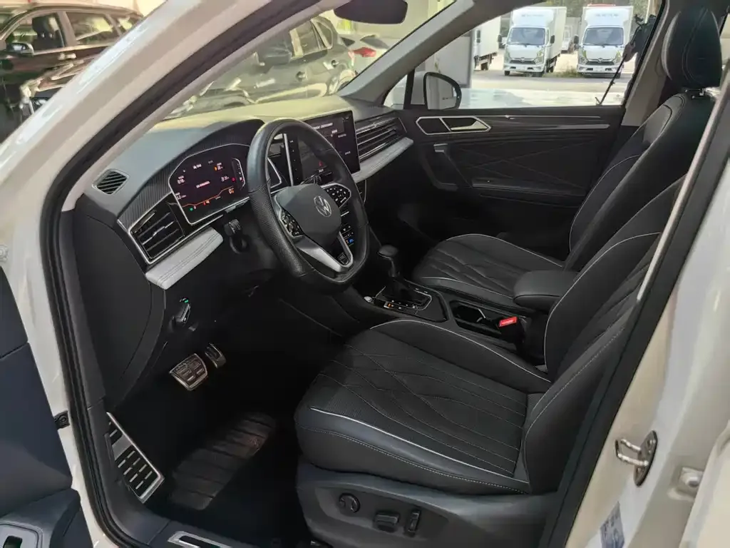 Volkswagen Tiguan L 2022 из CN, фото 9