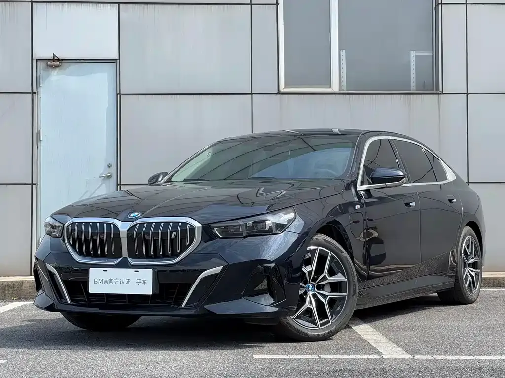 BMW i5 — фото 1