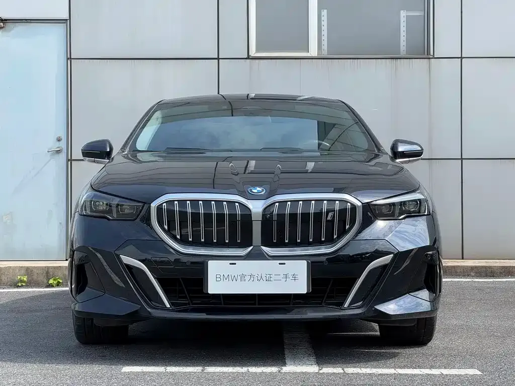 BMW i5 — фото 3
