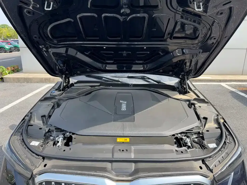 BMW i5 — фото 4