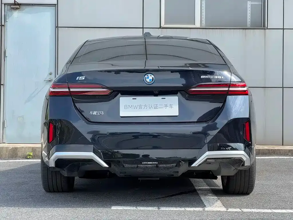 BMW i5 — фото 6