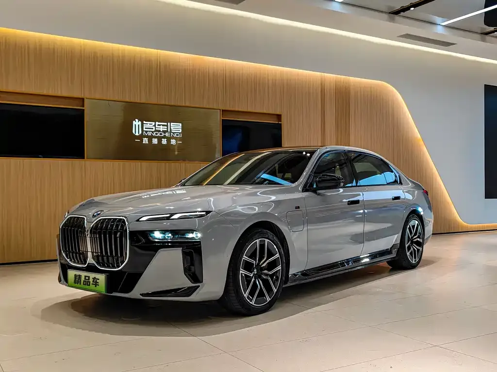 BMW i7 2023 из CN, фото 1