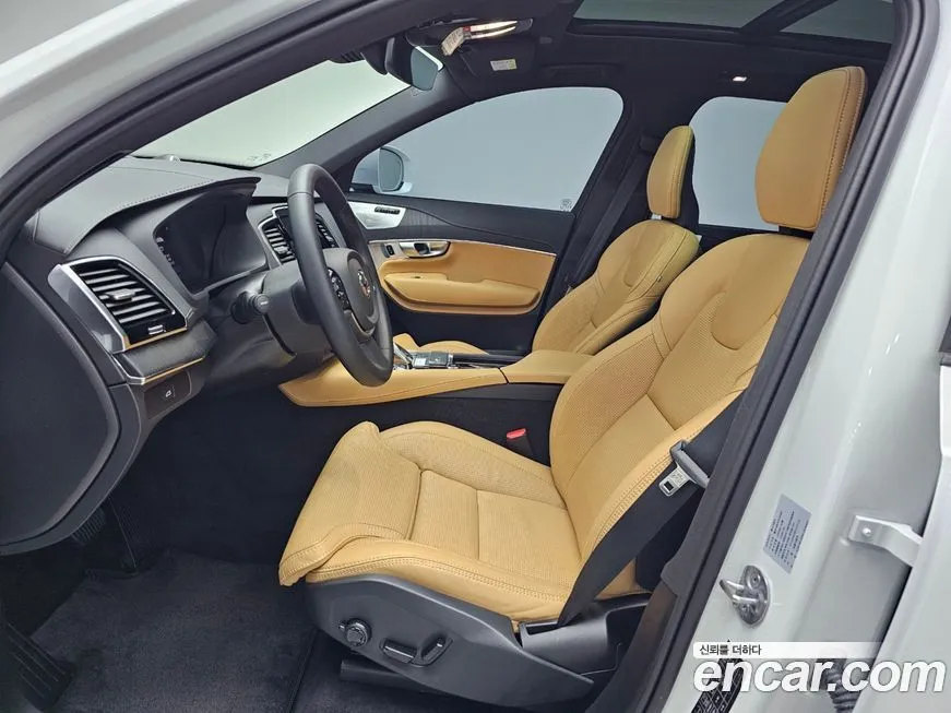 Volvo XC90 — фото 10