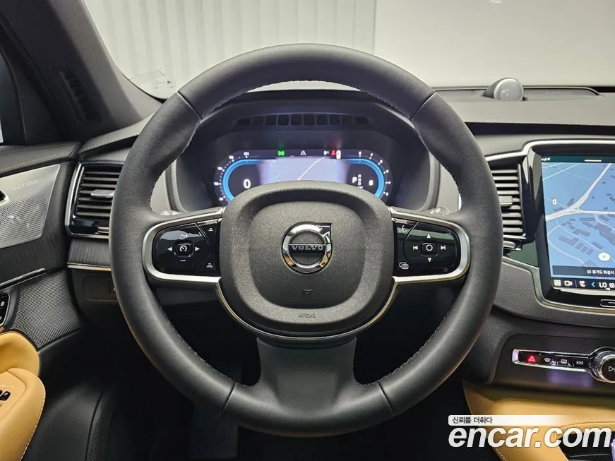 Volvo XC90 — фото 8