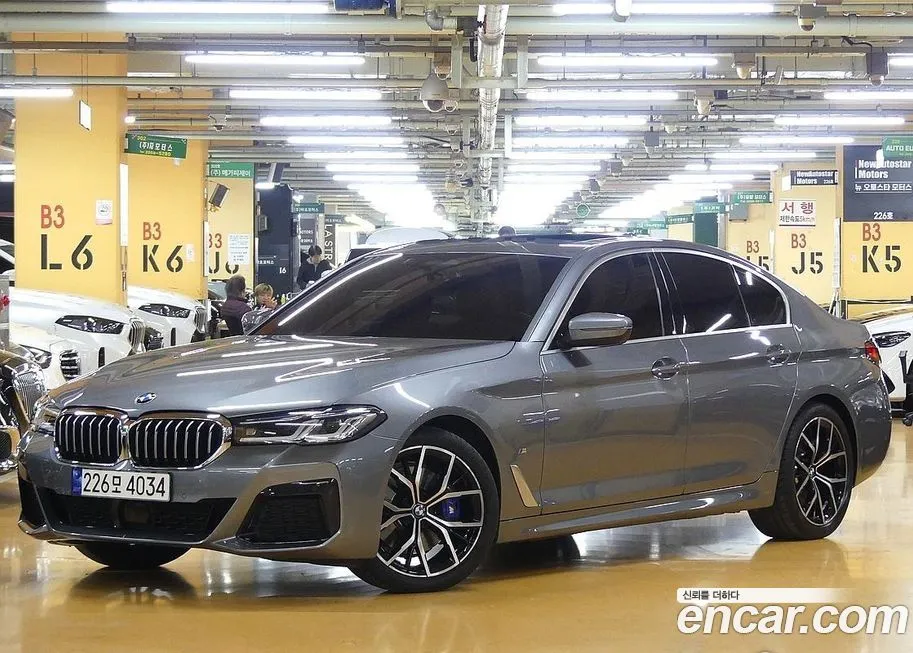 BMW 5-Series 2023 из KR, фото 1