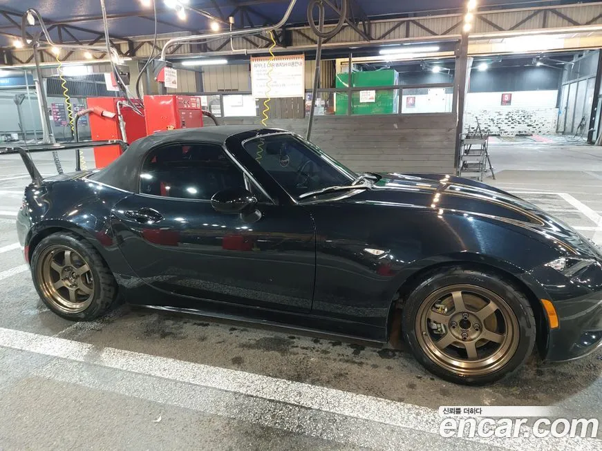 Mazda MX-5 Miata 2021 из KR, фото 2