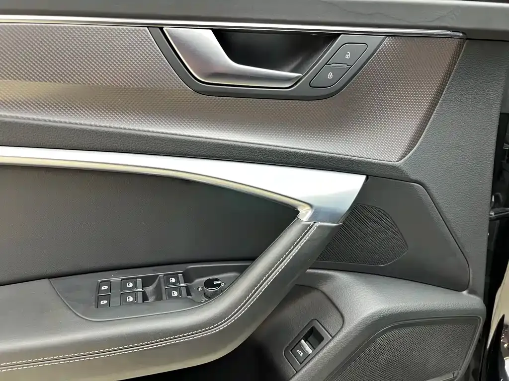 Audi A6L 2021 из CN, фото 9
