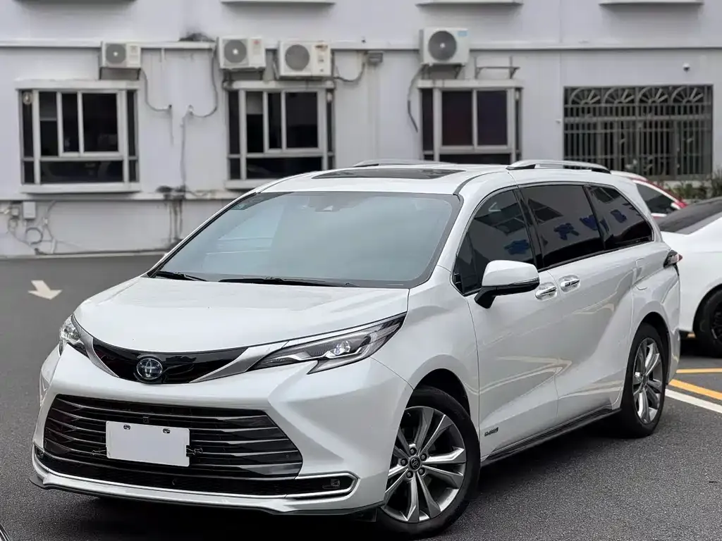 Toyota Sienna 2023 из CN, фото 7