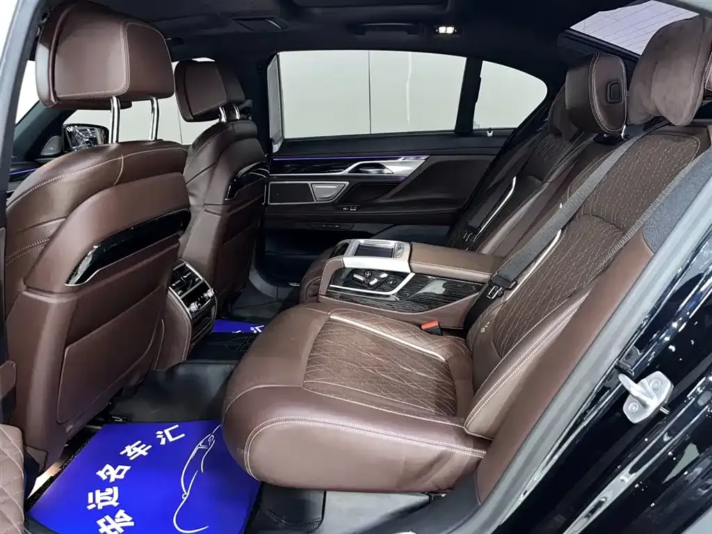 BMW 7 Series 2022 из CN, фото 6