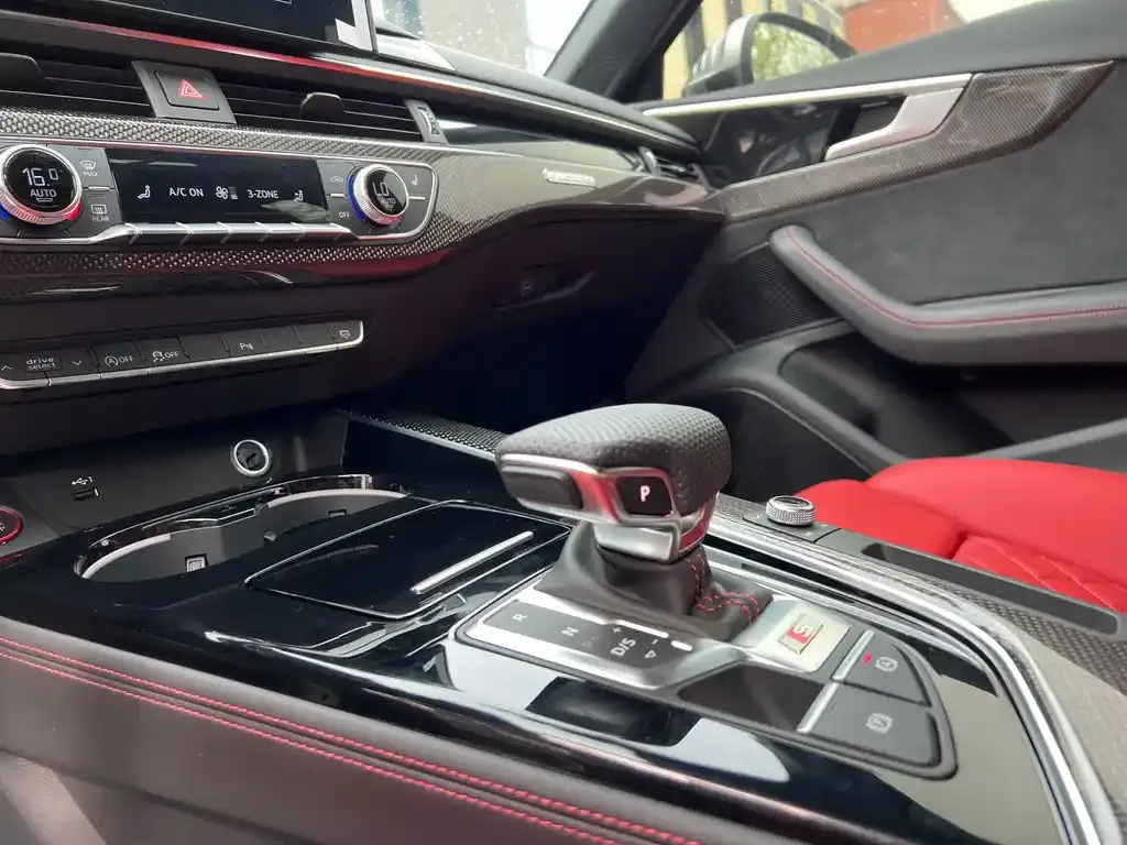 Audi S4 2024 из CN, фото 8