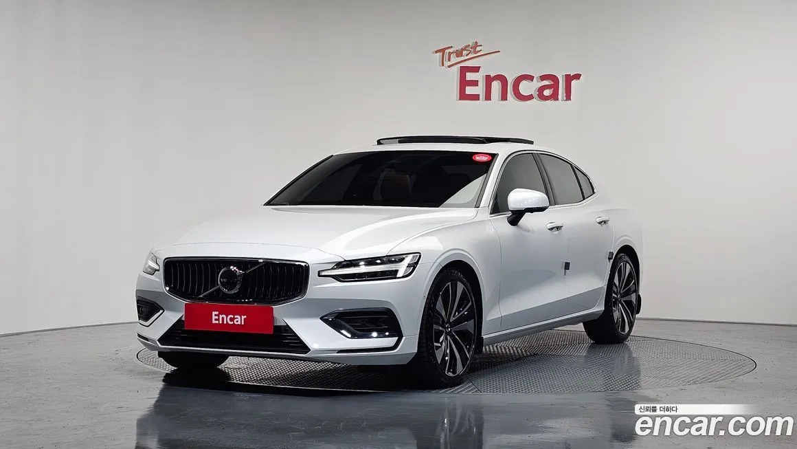 Volvo S60 2023 из KR, фото 1