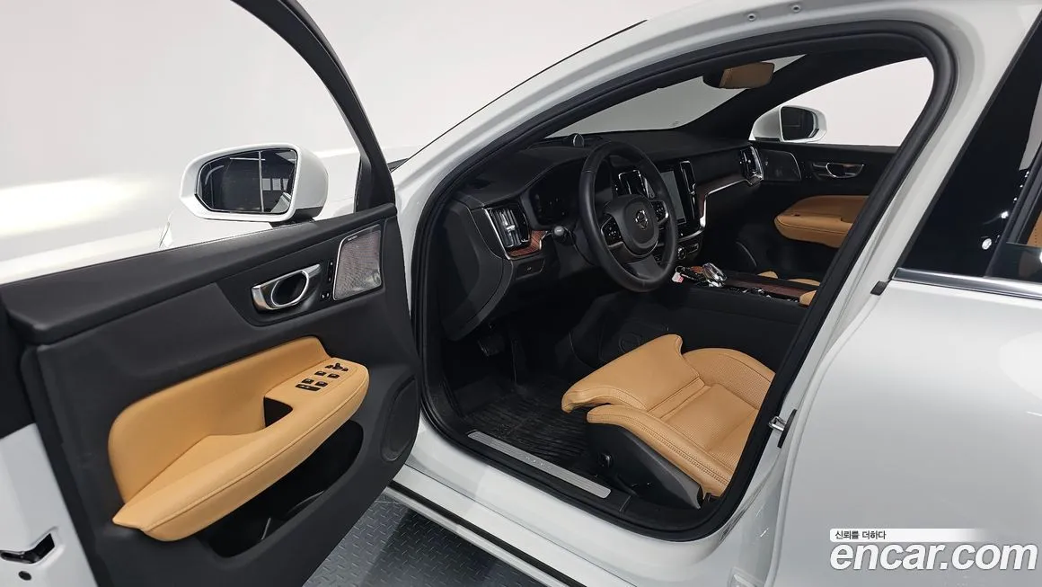 Volvo S60 2023 из KR, фото 10
