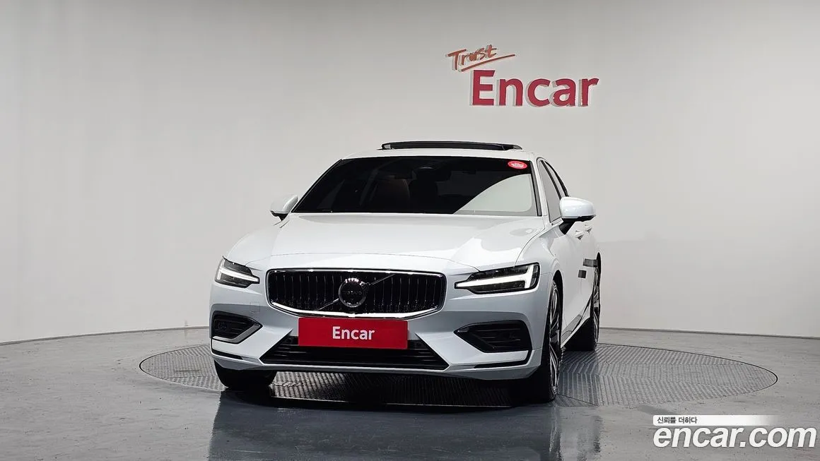 Volvo S60 2023 из KR, фото 3