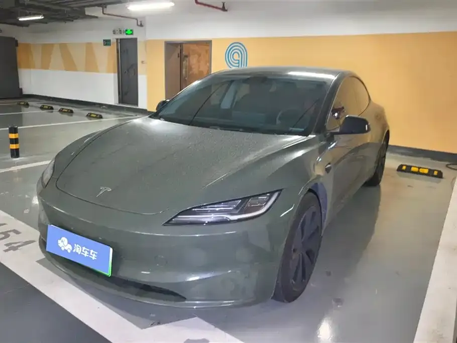 Tesla Model 3 — фото 1