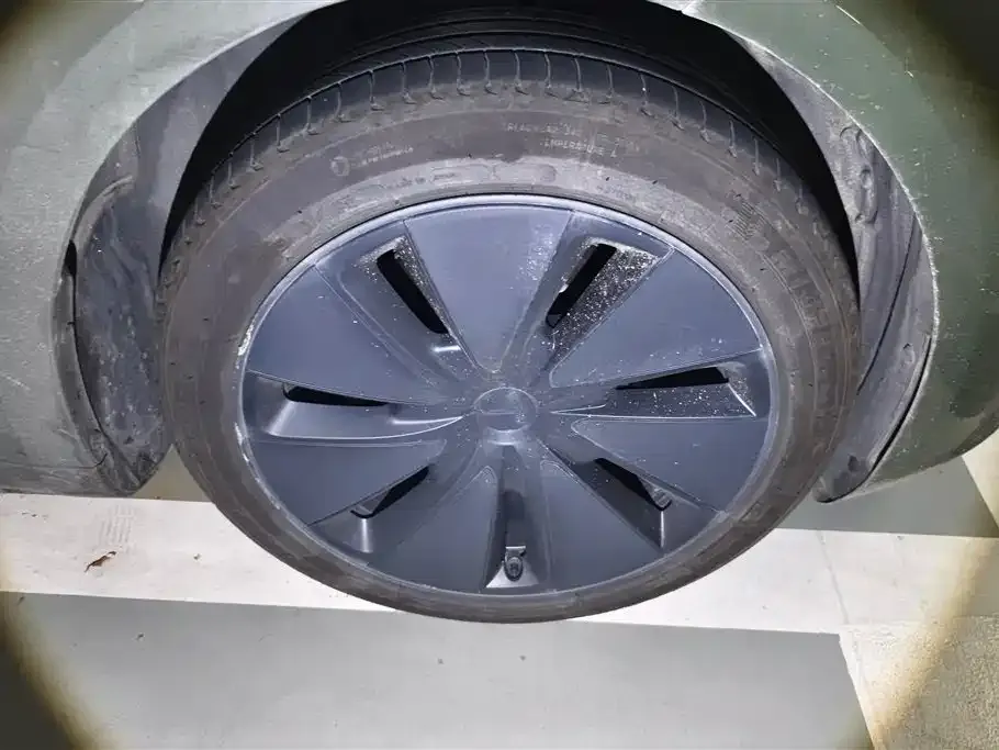 Tesla Model 3 — фото 6