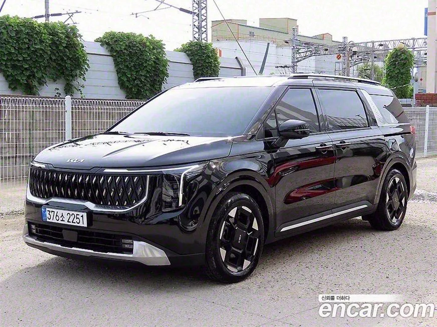 Kia Carnival — фото 1