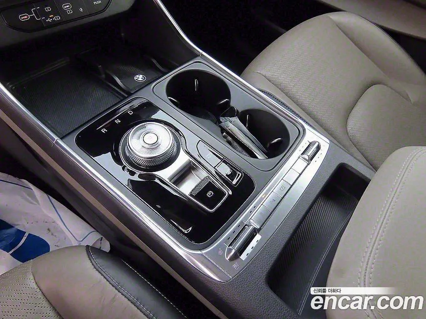 Kia Carnival — фото 10