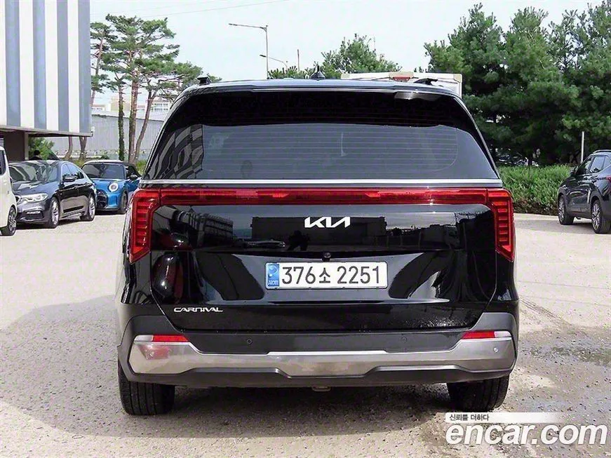 Kia Carnival — фото 4