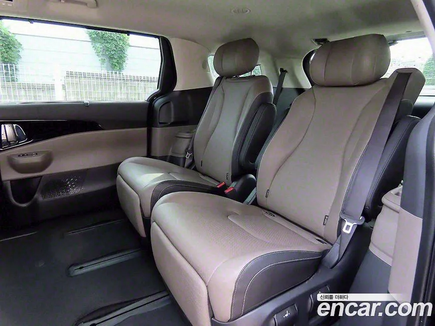 Kia Carnival — фото 6