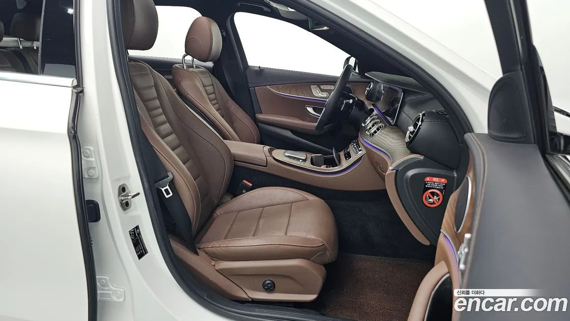 Mercedes-Benz E-Class 2023 из KR, фото 10