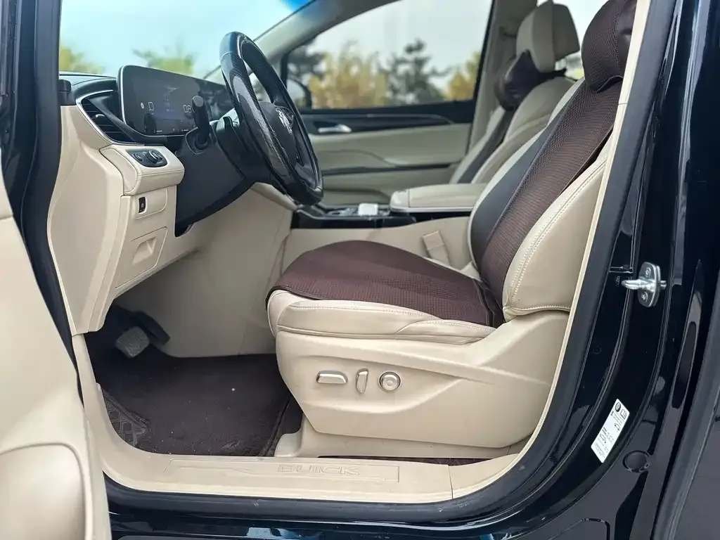 Buick GL8 2023 из CN, фото 3