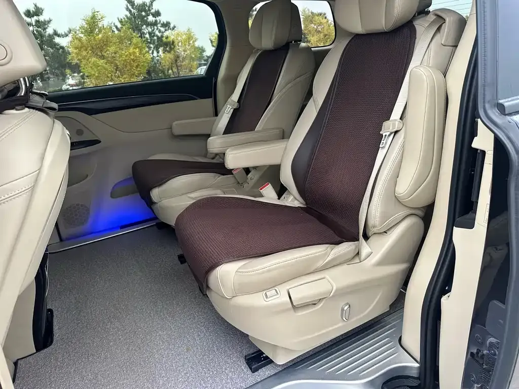 Buick GL8 2023 из CN, фото 5