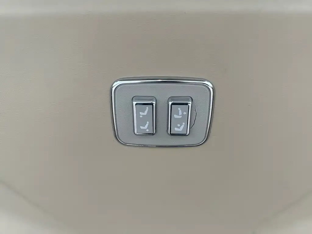 Buick GL8 2023 из CN, фото 9
