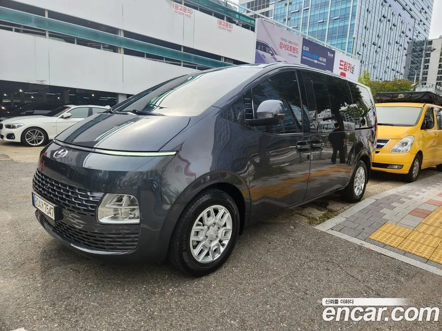 Hyundai Staria — фото 1