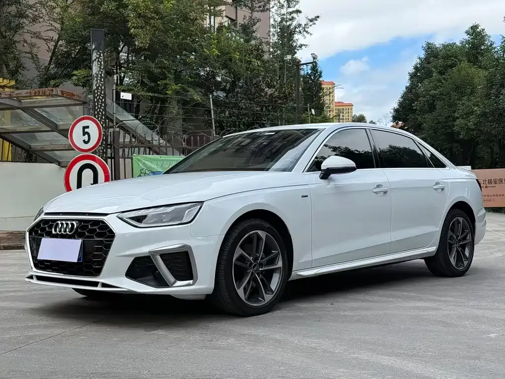 Audi A4L 2024 из CN, фото 3