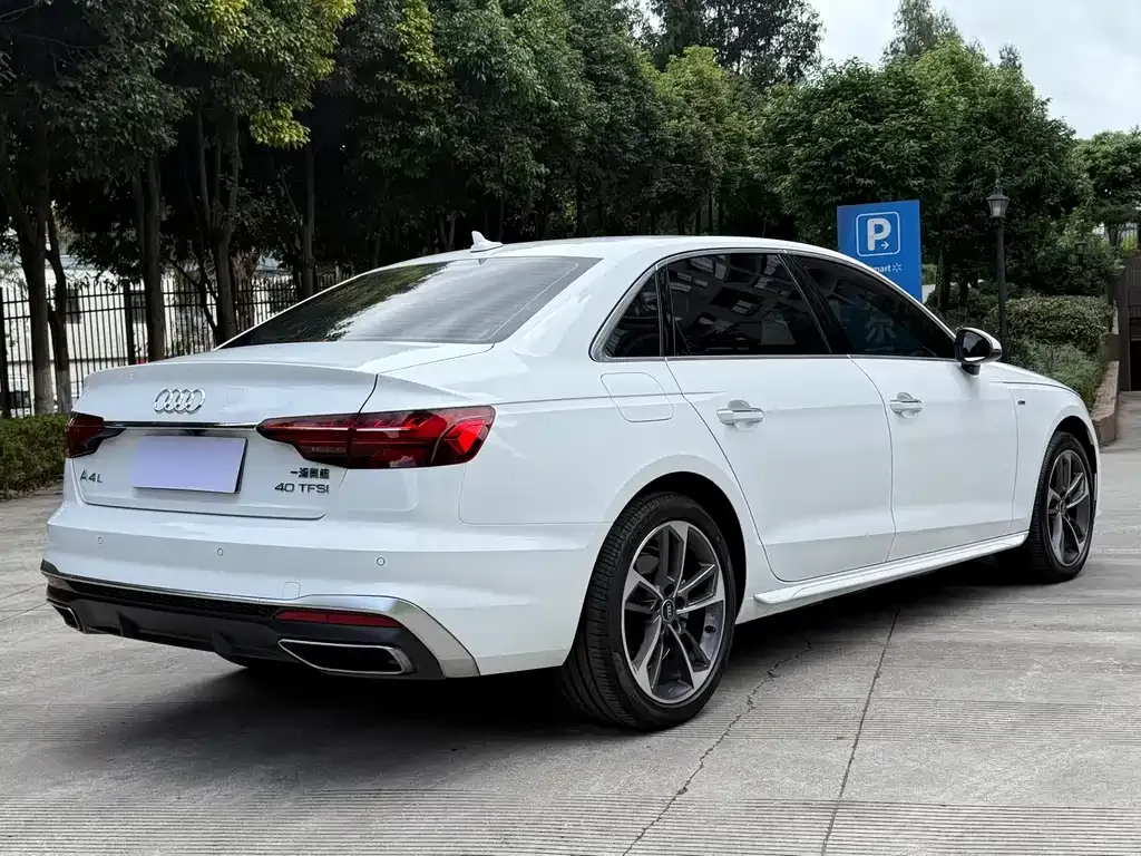 Audi A4L 2024 из CN, фото 8