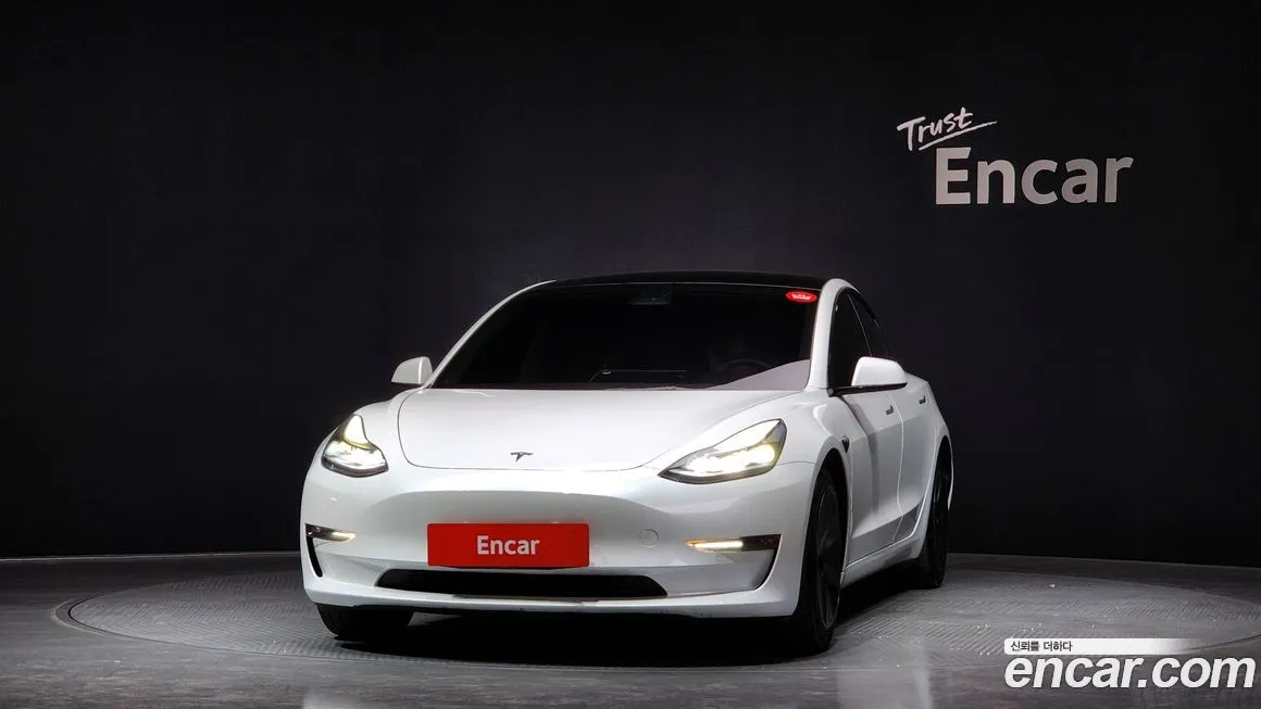 Tesla Model 3 — фото 3