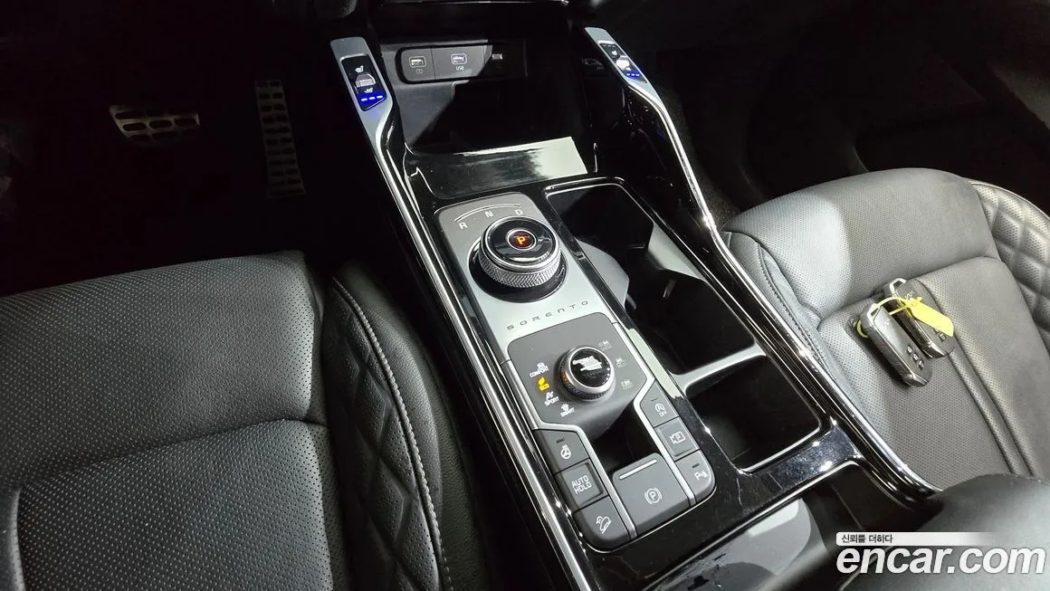 Kia Sorento — фото 9