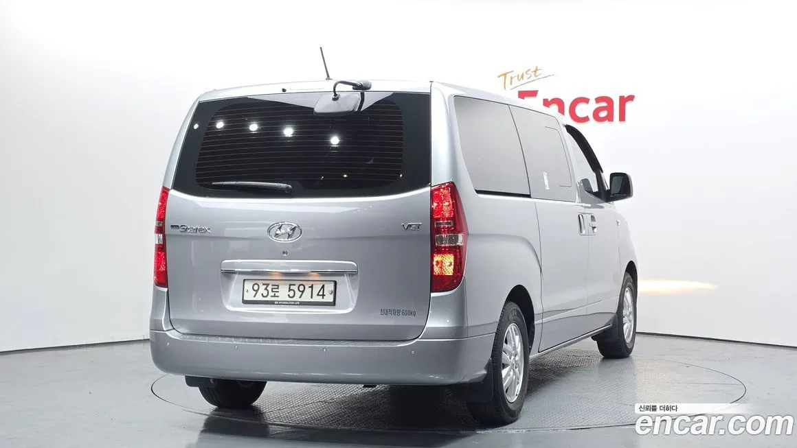 Hyundai Starex — фото 2