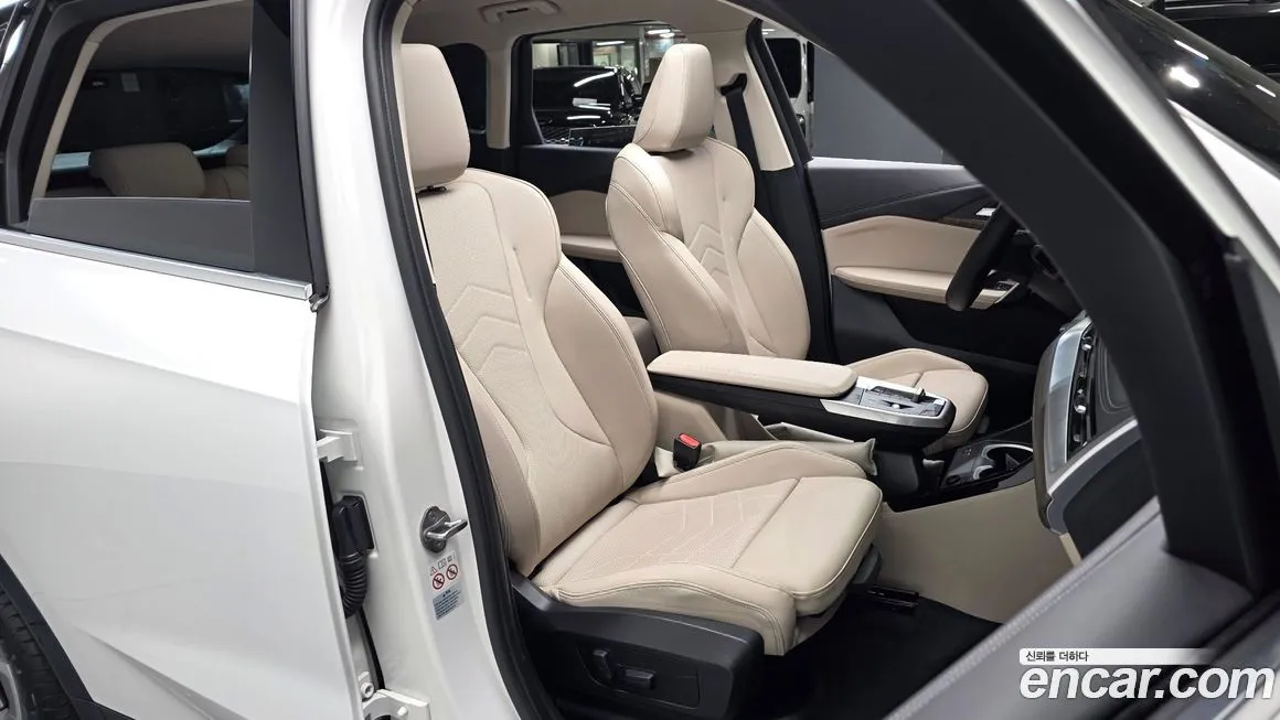 BMW iX1 2024 из KR, фото 10
