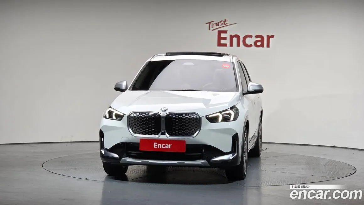 BMW iX1 2024 из KR, фото 3