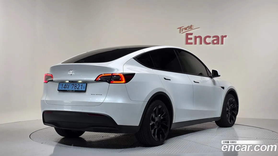 Tesla Model Y 2022 из KR, фото 2