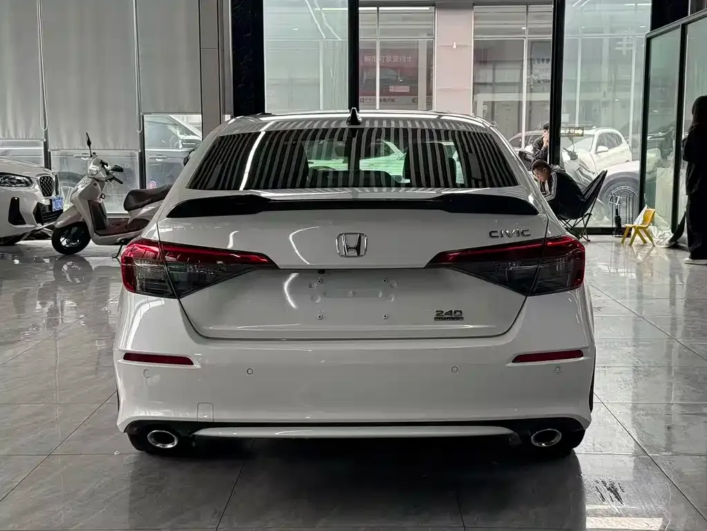 Honda Civic — фото 10