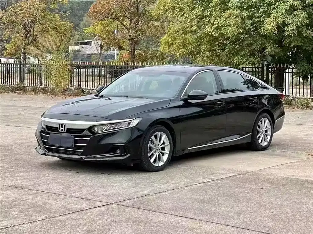 Honda Accord — фото 1