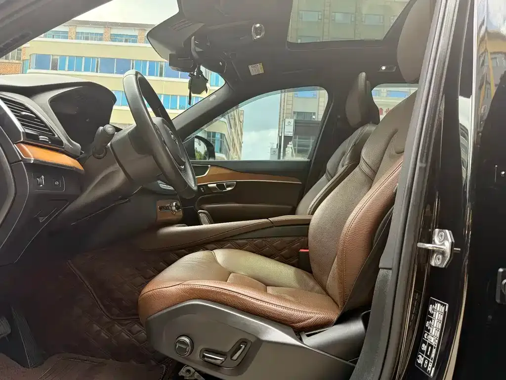 Volvo XC90 2021 из CN, фото 8