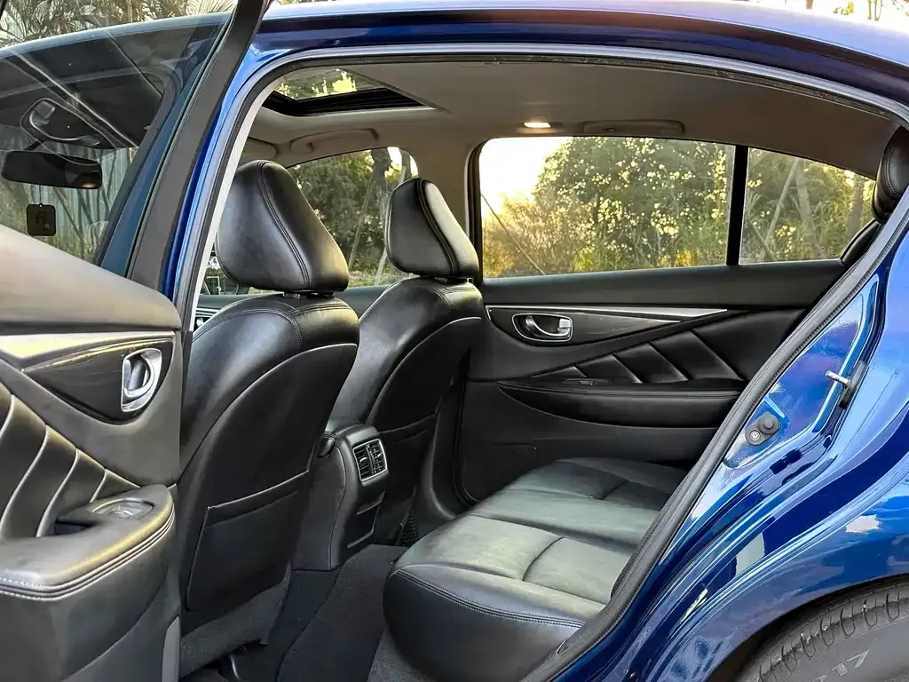 Infiniti Q50L 2021 из CN, фото 10